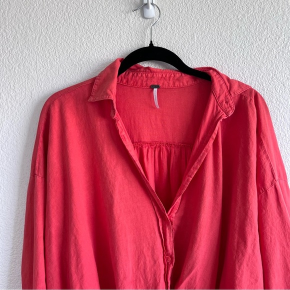 Young, Fabulous and Broke Linen Blend Tourist Top - Picture 3 of 12